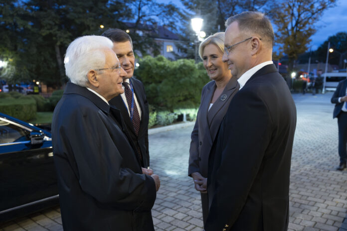 Il Presidente della Repubblica Sergio Mattarella accolto da Andrzej Duda,Presidente della Repubblica di Polonia, in occasione della partecipazione alla XIX Riunione dei Capi di Stato del Gruppo Arraiolos